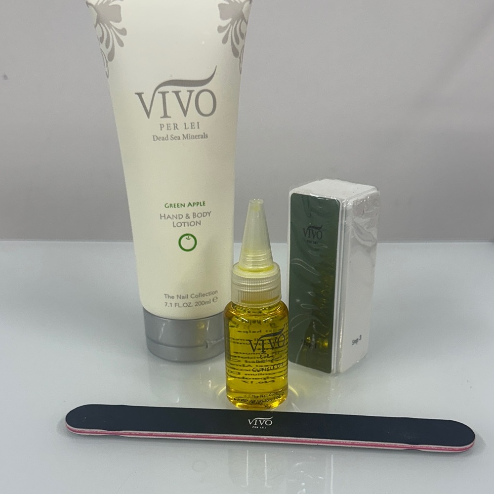 Vivo per lei Green Apple Hand & Body Lotion Set cuticle oil file board